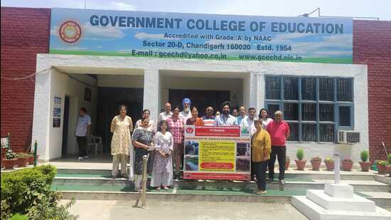 NSS incharge Dr Ravneet Chawla extended a vote of thanks to the guest speaker and gave assurance that the training shall be used for the benefit of the community. (HT Photo)