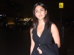 Mrunal Thakur posed for the paparazzi at the Mumbai airport. Mrunal Thakur posed for the paparazzi at the Mumbai airport.