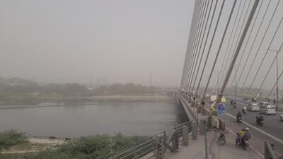 Delhi recorded an average AQI of 397 (very poor) at 8am on Wednesday. (PTI) Delhi recorded an average AQI of 397 (very poor) at 8am on Wednesday. (PTI)