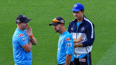 David Warner (L), Ricky Ponting (C) and Sourav Ganguly (PTI) David Warner (L), Ricky Ponting (C) and Sourav Ganguly (PTI)