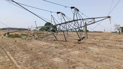 Electricity tower collapsed near Doraha due to thunderstorm on Thursday. (HT Photo) Electricity tower collapsed near Doraha due to thunderstorm on Thursday. (HT Photo)