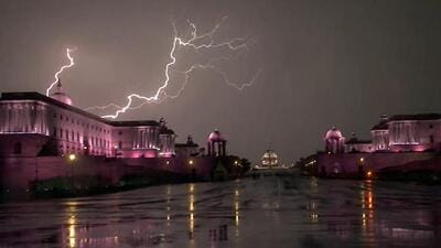 Thunder and lightning was witnessed at Vijay Chowk, in New Delhi on Wednesday. (ANI) Thunder and lightning was witnessed at Vijay Chowk, in New Delhi on Wednesday. (ANI)