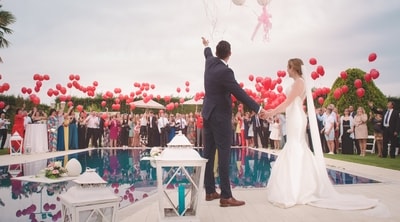 Plush resorts and hotels are slowly fading in trend as couples now look forward to taking the wedding vows at heritage palaces, beaches and even museums and vineyards of lately! (Unsplash) Plush resorts and hotels are slowly fading in trend as couples now look forward to taking the wedding vows at heritage palaces, beaches and even museums and vineyards of lately! (Unsplash)