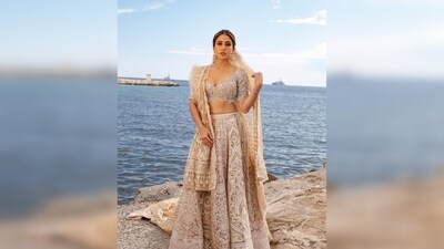 Sara Ali Khan shared her photos with her fans on her Instagram handle and captioned her post, "You Cannes do it." (Instagram/@saraalikhan95) Sara Ali Khan shared her photos with her fans on her Instagram handle and captioned her post, "You Cannes do it." (Instagram/@saraalikhan95)