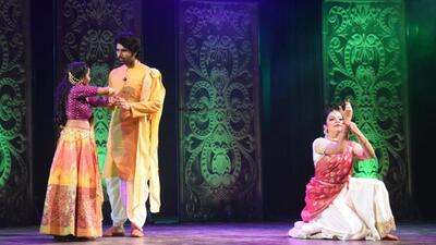 A scene from a play at the Darpan theatre festival in Lucknow on Friday. (HT Photo) A scene from a play at the Darpan theatre festival in Lucknow on Friday. (HT Photo)