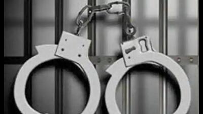 All four accused have an old criminal record.