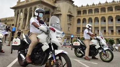 Bengaluru traffic police on Friday issued a fresh traffic advisory to ensure smooth flow of traffic and avoid inconvenience to the students and commuters (Representative Photo) Bengaluru traffic police on Friday issued a fresh traffic advisory to ensure smooth flow of traffic and avoid inconvenience to the students and commuters (Representative Photo)