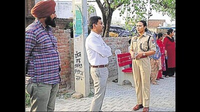 Khanna Police investigating at the spot where the stray dogs were poisoned. (HT Photo)