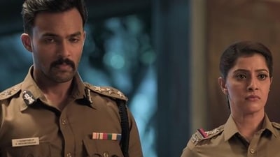 Maruthi Nagar Police Station review: Varalaxmi Sarathkumar, Arav-starrer isn't that great. Maruthi Nagar Police Station review: Varalaxmi Sarathkumar, Arav-starrer isn't that great.