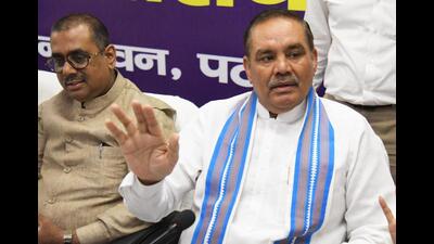 NCSC chairman Vijay Sampla addresses a press conference in Patna on Friday. (Santosh Kumar/HT Photo) NCSC chairman Vijay Sampla addresses a press conference in Patna on Friday. (Santosh Kumar/HT Photo)