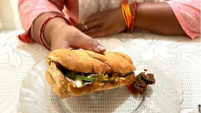 Indian mom eats Subway with achaar. (Instagram/@halitosis4700) Indian mom eats Subway with achaar. (Instagram/@halitosis4700)
