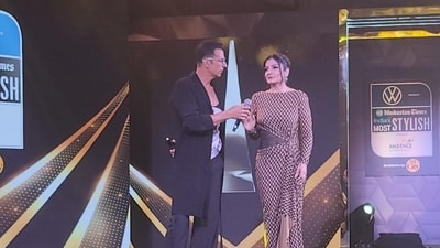 Akshay Kumar and Raveena Tandon at Hindustan Times India's Most Stylish 2023 event. Akshay Kumar and Raveena Tandon at Hindustan Times India's Most Stylish 2023 event.