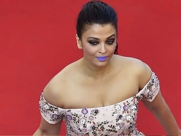 Cannes 2023: Urvashi Rautela reminds of Aishwarya Rai as she sports