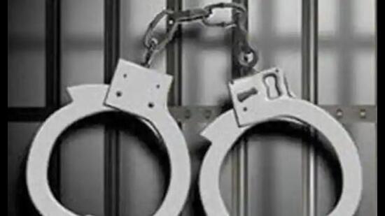 All four accused have an old criminal record.