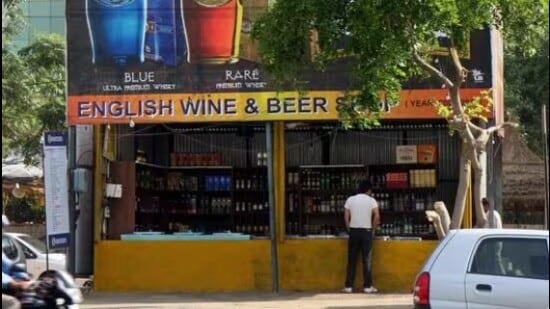 Chandigarh has 95 liquor vends, of which 76 have been allotted and 19 remain vacant. (HT File Photo)