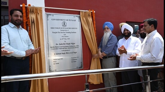 Punjab local government and parliamentary affairs minister Dr Inderbir Singh Nijjar inaugurating the newly built Fire Station in Sector 78, Mohali, on Thursday. (HT File Photo)
