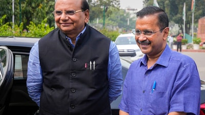 Centre vs Delhi on bureacrats reaches Supreme court again, day after ordinance (PTI) Centre vs Delhi on bureacrats reaches Supreme court again, day after ordinance (PTI)