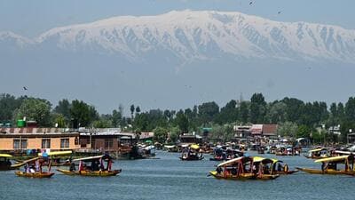 Tourists enjoying boat rides on Dal Lake in Srinagar ahead of the G20 meetings. (Waseem Andrabi?Ht) Tourists enjoying boat rides on Dal Lake in Srinagar ahead of the G20 meetings. (Waseem Andrabi?Ht)