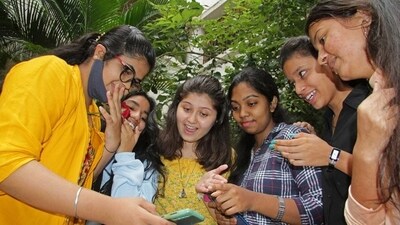 HPBOSE Class 12 result 2023: Girls outshine boys in all streams (Ravindra Joshi/HT PHOTO/For representation) HPBOSE Class 12 result 2023: Girls outshine boys in all streams (Ravindra Joshi/HT PHOTO/For representation)