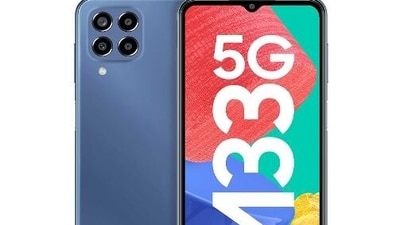 Amazon is offering a discount of up to  ₹36 per cent on Samsung M33 5G smartphone. (Amazon)