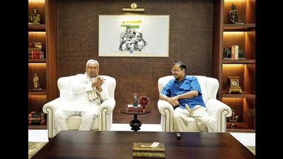 Bihar chief minister Nitish Kumar meets his Delhi counterpart Arvind Kejriwal, in New Delhi on Sunday. (ANI) Bihar chief minister Nitish Kumar meets his Delhi counterpart Arvind Kejriwal, in New Delhi on Sunday. (ANI)