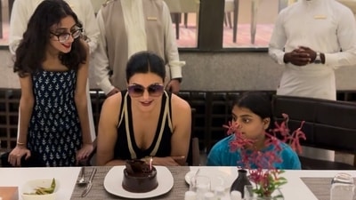 Sushmita Sen had a cake-cutting ceremony to celebrates her Miss Universe win. Sushmita Sen had a cake-cutting ceremony to celebrates her Miss Universe win.