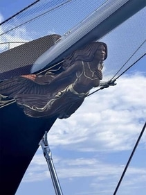 A mermaid-like structure on the bow, bears resemblance to Bezos' partner Lauren Sanchez (Twitter/Sinbad)