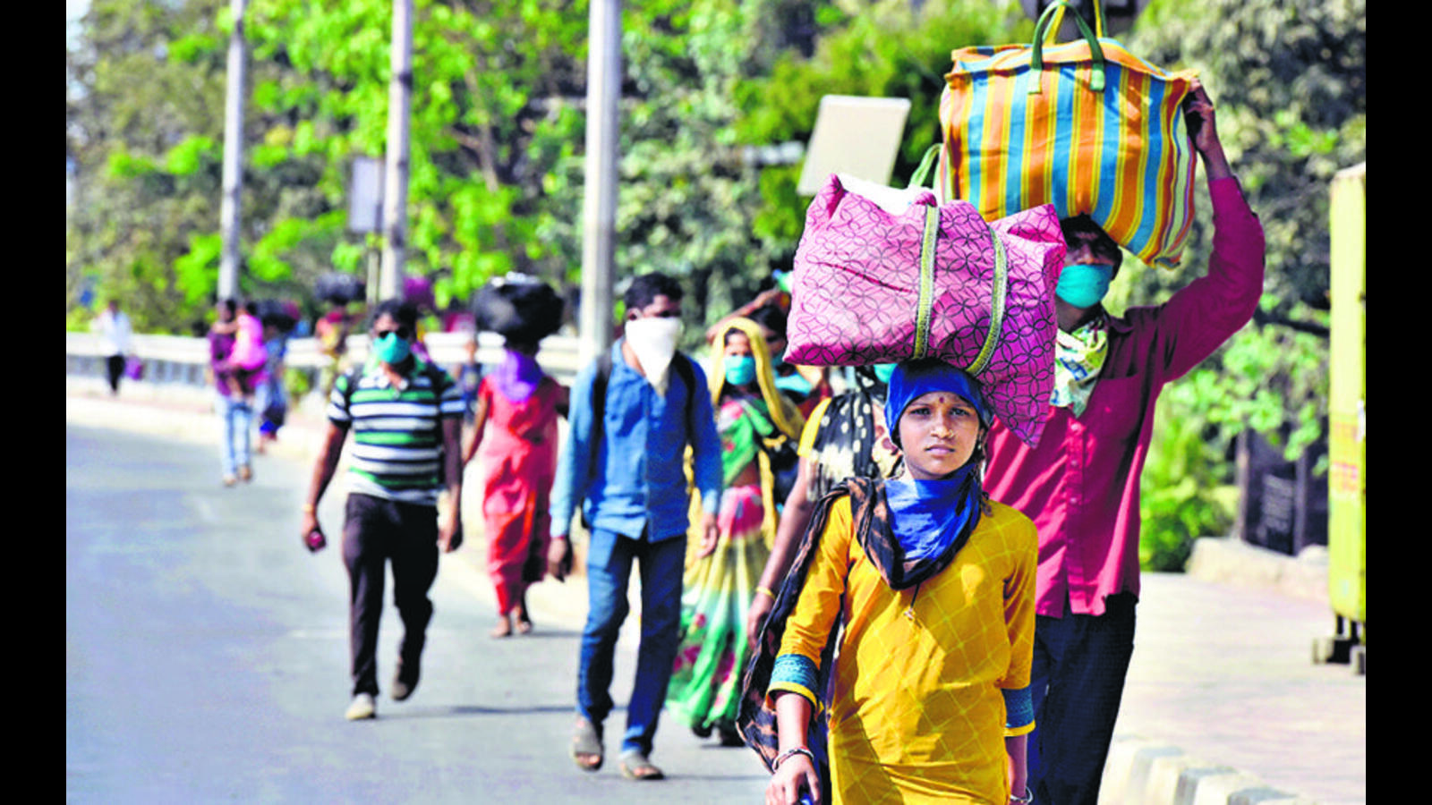 Pandemic lessons: Maha inks labour code for migrant workers | Mumbai news