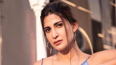 Aahana Kumra on fan invading her privacy Aahana Kumra on fan invading her privacy