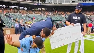 Detroit traffic cop, Edge, found herself at the center of a heartwarming story that captured the attention of the nation. Detroit traffic cop, Edge, found herself at the center of a heartwarming story that captured the attention of the nation.
