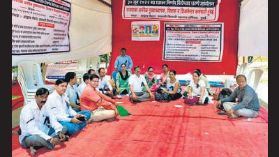 For nearly a year, night-school teachers have been voicing their objections following a Government Resolution (GR) issued in June 2022, which introduced these two decisions. They are demanding the reinstatement of an older GR from May 2017, which prohibited day-school teachers from working part-time in night schools. (HT PHOTO) For nearly a year, night-school teachers have been voicing their objections following a Government Resolution (GR) issued in June 2022, which introduced these two decisions. They are demanding the reinstatement of an older GR from May 2017, which prohibited day-school teachers from working part-time in night schools. (HT PHOTO)