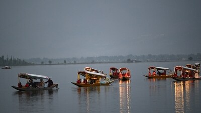 G20 delegates enjoying shikara ride at Dal Lake, Srinagar. ((Photo by Waseem Andrabi /Hindustan Times)) G20 delegates enjoying shikara ride at Dal Lake, Srinagar. ((Photo by Waseem Andrabi /Hindustan Times))