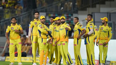 Chennai Super Kings captain MS Dhoni with teammates during the IPL 2023 match (PTI) Chennai Super Kings captain MS Dhoni with teammates during the IPL 2023 match (PTI)