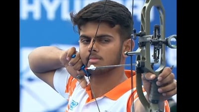 Prathamesh Samadhan Javkar while playing archery. (Twitter/@SudhirPuthran ) Prathamesh Samadhan Javkar while playing archery. (Twitter/@SudhirPuthran )