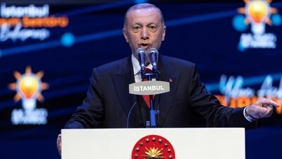 Turkish President Tayyip Erdogan addresses his supporters in Istanbul, Turkey, May 18. (REUTERS)