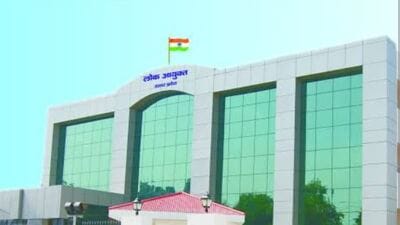 UP Lokayukta orders bailable warrant against senior official (file)