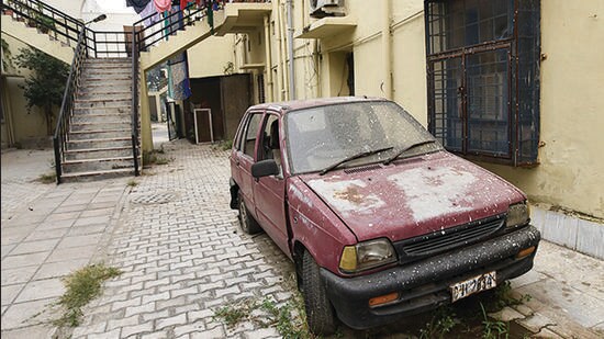 Officials said that only a minuscule number of the 5.3 million deregistered vehicles have been scrapped so far. (HT Photo)