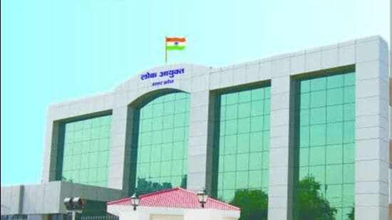 UP Lokayukta orders bailable warrant against senior official (file)
