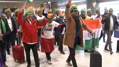 Hundreds of Indian Australians have arrived on a charter flight from Melbourne to Sydney to attend a community event for visiting PM Modi. (AP) Hundreds of Indian Australians have arrived on a charter flight from Melbourne to Sydney to attend a community event for visiting PM Modi. (AP)