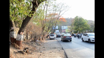 Bhugaon road faces constant traffic snarls owing to encroachments. (HT PHOTO) Bhugaon road faces constant traffic snarls owing to encroachments. (HT PHOTO)