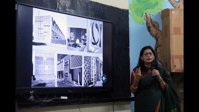 Deepika Gandhi, associate professor, Chandigarh College of Architecture, delivering a lecture on art and architecture in the city (HT Photo) Deepika Gandhi, associate professor, Chandigarh College of Architecture, delivering a lecture on art and architecture in the city (HT Photo)