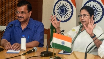 West Bengal chief minister Mamata Banerjee in a meeting with Delhi chief minister and AAP convener Arvind Kejriwal. (PTI) West Bengal chief minister Mamata Banerjee in a meeting with Delhi chief minister and AAP convener Arvind Kejriwal. (PTI)