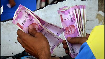 The RBI on Friday announced that all ₹2,000 currency notes will be withdrawn from circulation, though they will remain legal tender for any monetary transaction till September. (Representational image) The RBI on Friday announced that all ₹2,000 currency notes will be withdrawn from circulation, though they will remain legal tender for any monetary transaction till September. (Representational image)