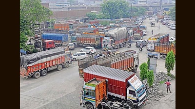 The delay in opening the institute is also affecting the industry in the state, as there are more than 5 lakh registered commercial vehicles, but drivers for the same are not available. (HT Photo)