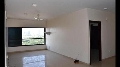 The most expensive property in its inventory measures 1531-sqft in carpet area, in Crescent Tower, Tardeo. It is priced at  ₹7,57,94,268. The 3BHK flat on the 19th floor of the building has an exclusive servants’ quarter, which can be accessed privately. The apartment, which is classified under high income group (HIG), overlooks the Mahalaxmi Race Course and also offers a sea-view on the side. (Bhushan Koyande/HT Photo)