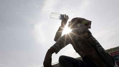 With the rise in mercury levels, sweat becomes our ally, blood vessels expand like never before, and our hearts race to beat the heat, (Rahul Raut/HT file photo) With the rise in mercury levels, sweat becomes our ally, blood vessels expand like never before, and our hearts race to beat the heat, (Rahul Raut/HT file photo)