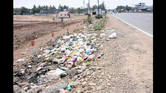 The PMC solid waste department acted on the complaints and found that the contractor did not maintain proper records. (REPRESENTATIVE PIC)