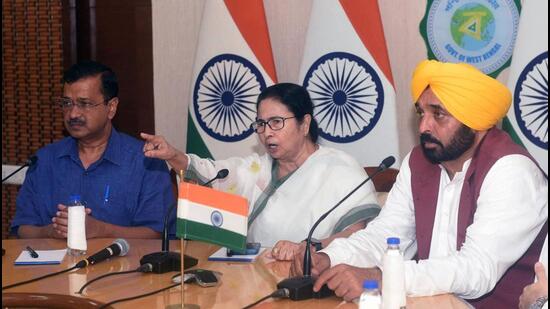West Bengal chief minister Mamata Banerjee met her Delhi and Punjab counterparts Arvind Kejriwal and Bhagwant Mann, respectively, at the state secretariat in Howrah district. (ANI)