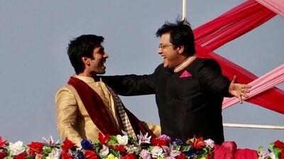 Nitesh Pandey and Naakul Mehta played father and son respectively on the TV show Pyaar Ka Dard Hai Meetha Meetha Pyaara Pyaara. Nitesh Pandey and Naakul Mehta played father and son respectively on the TV show Pyaar Ka Dard Hai Meetha Meetha Pyaara Pyaara.