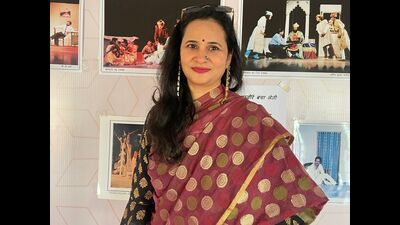 Alka Vivek, an academician and businesswoman, has been associated with the Darpan theatre group since 1998. (HT Photo) Alka Vivek, an academician and businesswoman, has been associated with the Darpan theatre group since 1998. (HT Photo)